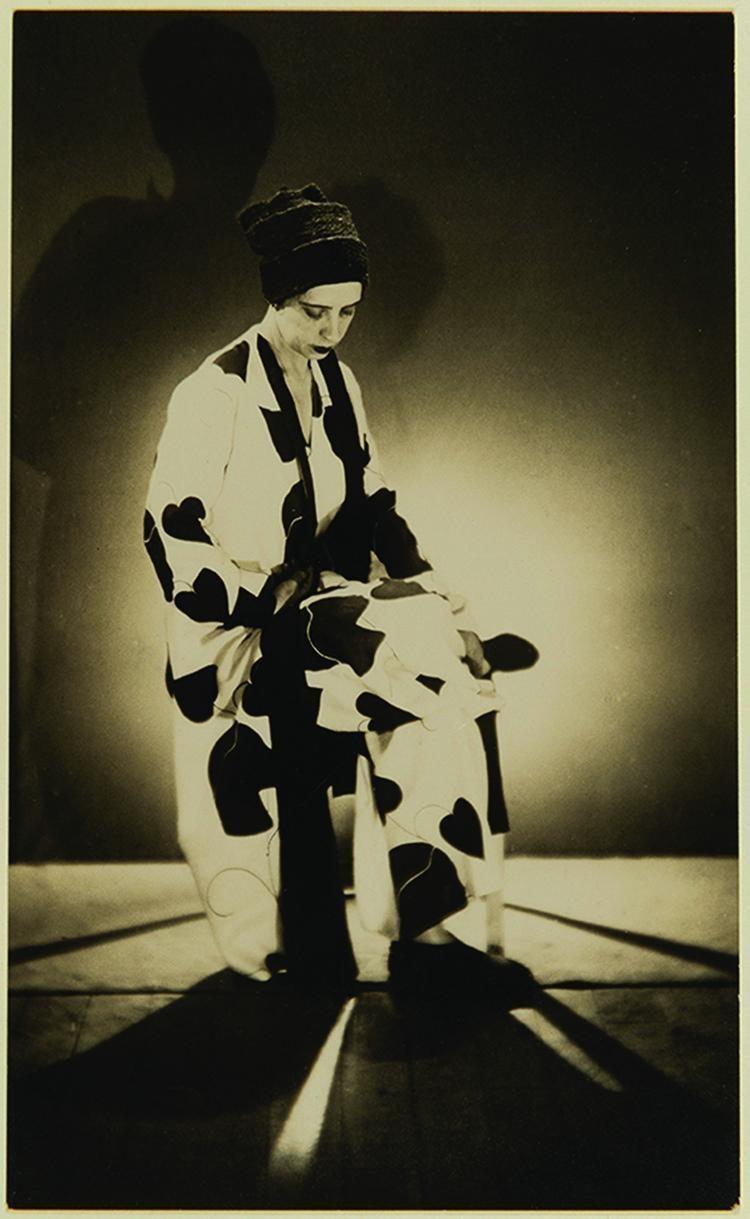 01_Man_Ray_Elsa_Schiaparelli_vers_1933_Tirage_original.jpg