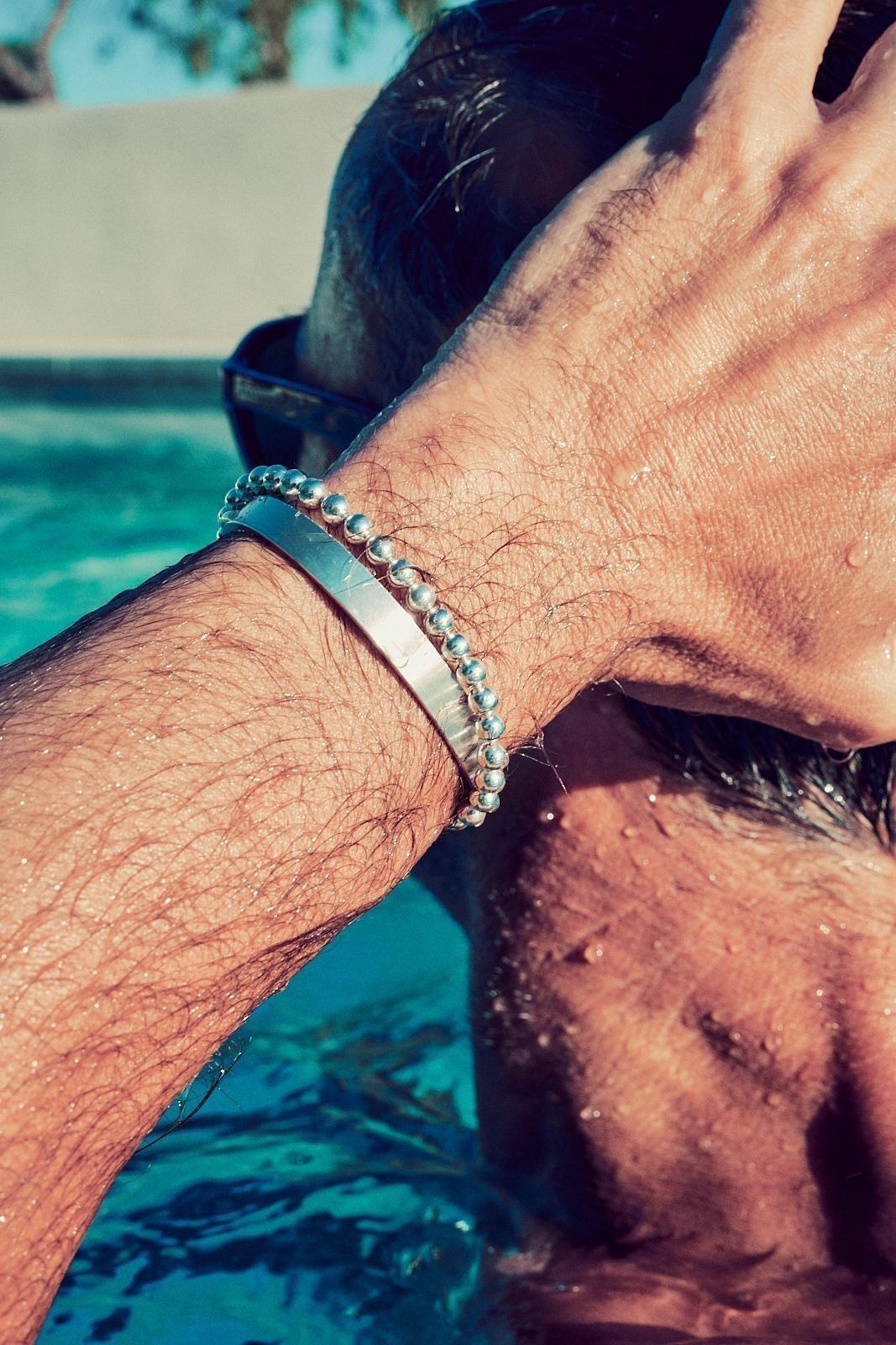 Le Gramme joue la carte du bijou aux formes pures. Image