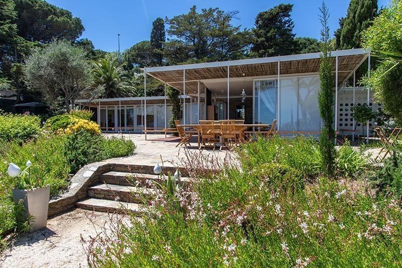 Villa Dollander H et J Prouvé, 1949-1951. Le lavandou Image