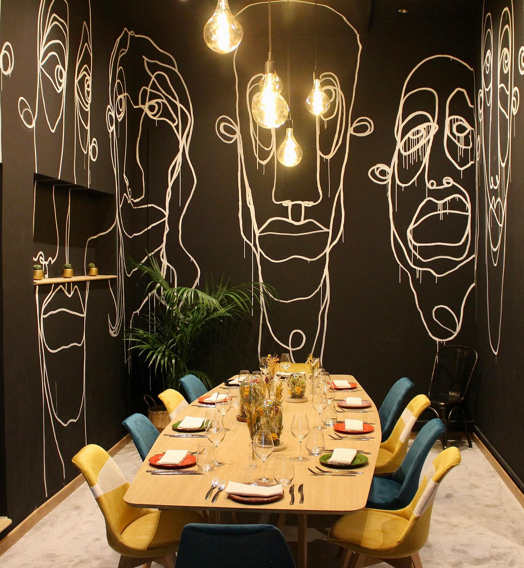 Les Tables du République, misent en valeur par l’artiste Gaetan Marron, vous proposent de vivre en toute intimité, des expériences gustatives exceptionnelles avec la découverte de deux chefs emblématiques, deux Sébastien’s, Richard et Cortez. Image