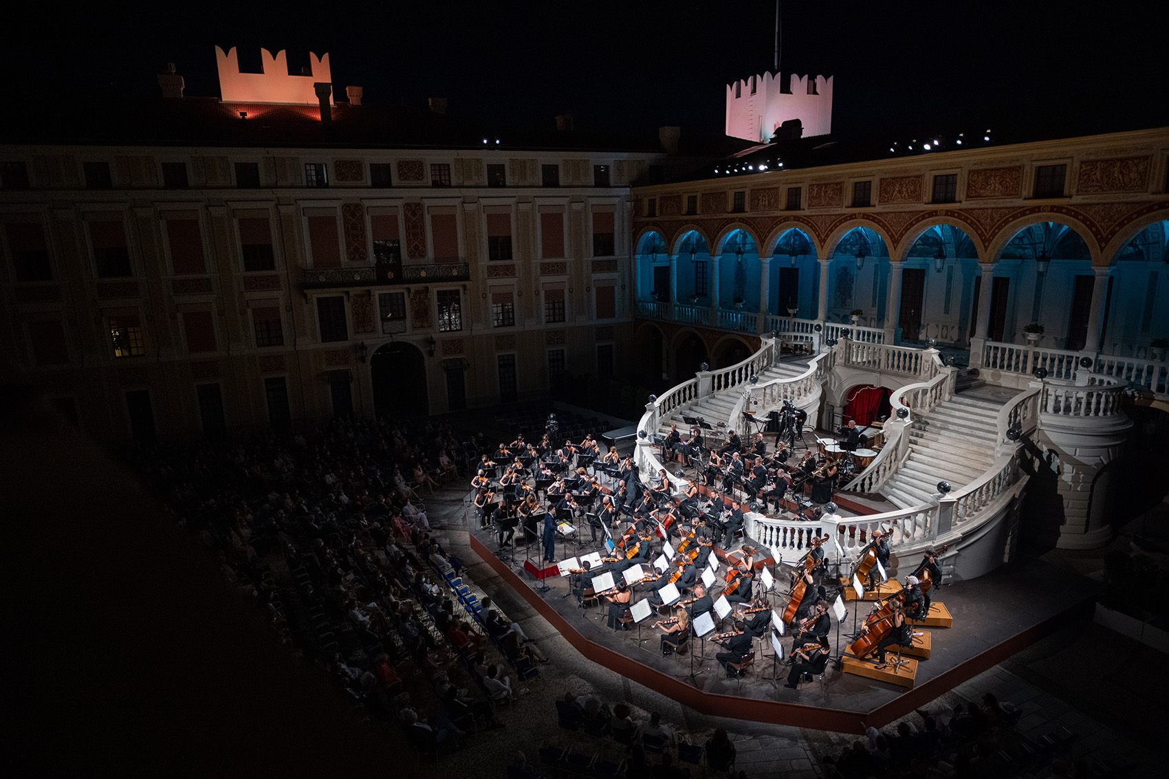 © Axel Bastello La cour d’honneur du Palais princier à Monaco. Image