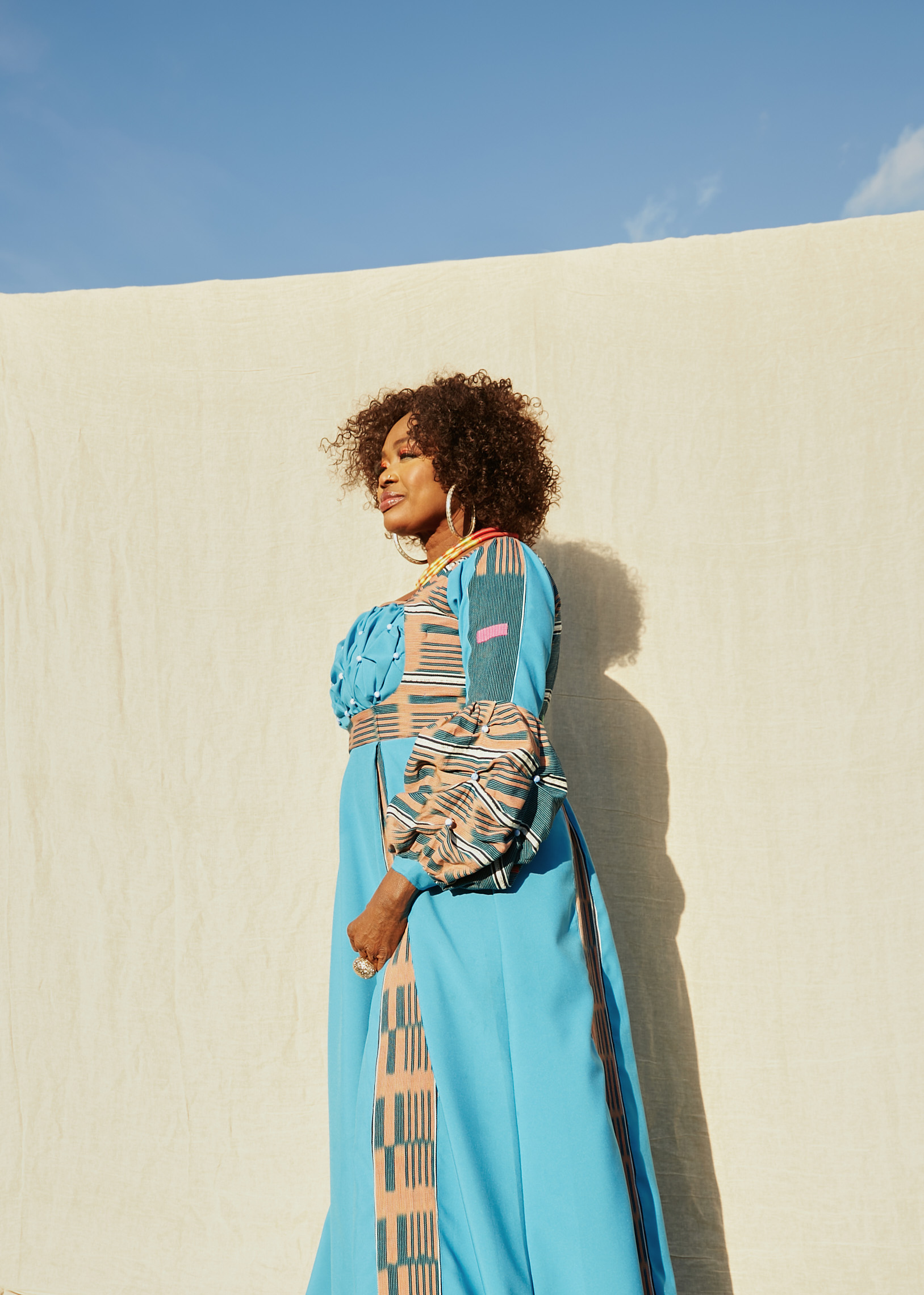 Sur scène le 1er août, Oumou Sangaré, célèbre chanteuse malienne, classée 9e femme la plus puissante d’Afrique par le magazine Forbes.© Holly Whittaker Image