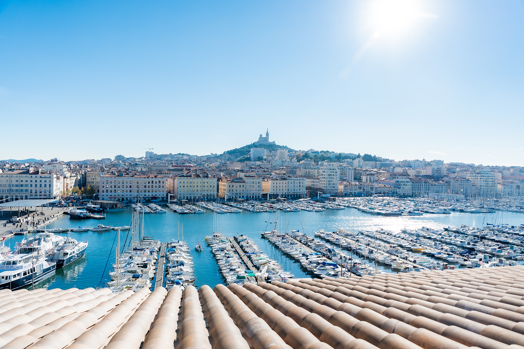 Green Marseille sous le regard de la Bonne Mère. Image