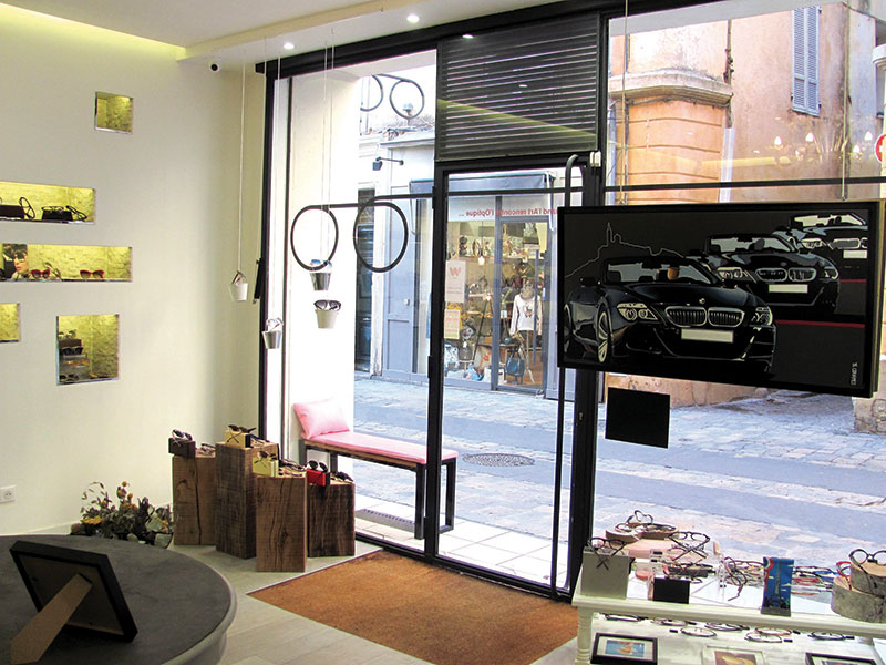 Intérieur de la boutique Art et Lunettes Aix