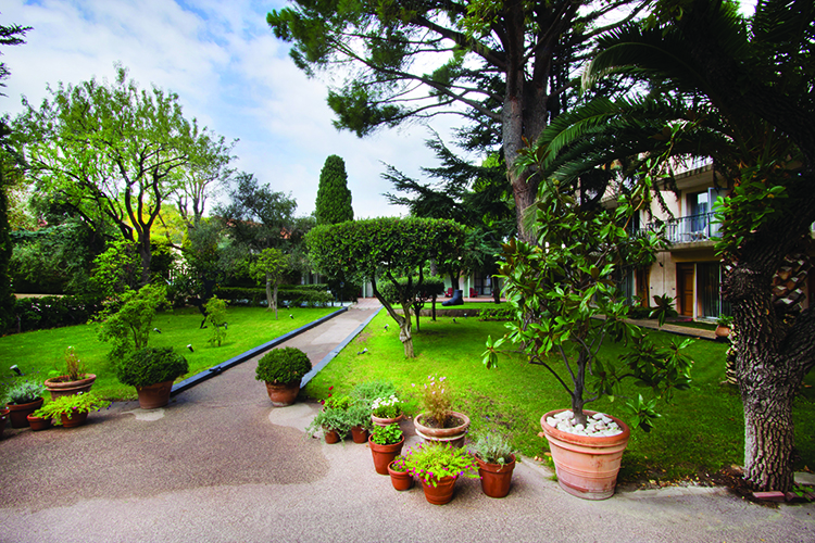 new hotel bompard 6