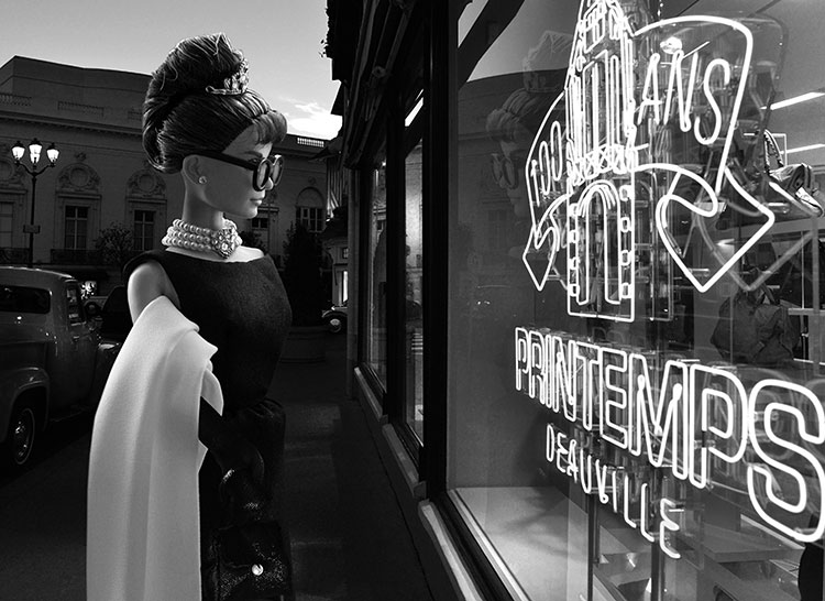 Maisonsurpilotis Barbie shopping a Deauville 