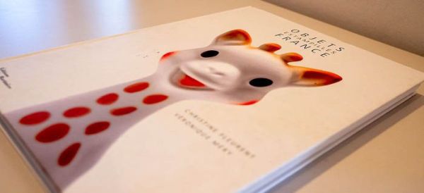 Objets estampillés France à l’Espace culturel de Villeneuve-Loubet