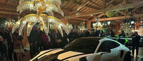 La Coquillade, La Lustrerie Mathieu et la Porsche 911