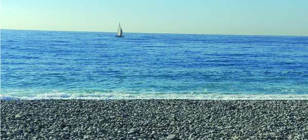 Déjeuner au large au Beau Rivage