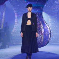 L’officewear monte en grade.