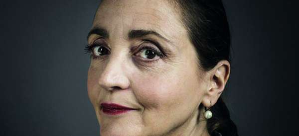 S’élancer dans la transformation alchimique avec Dominique Blanc au Théâtre de Grasse