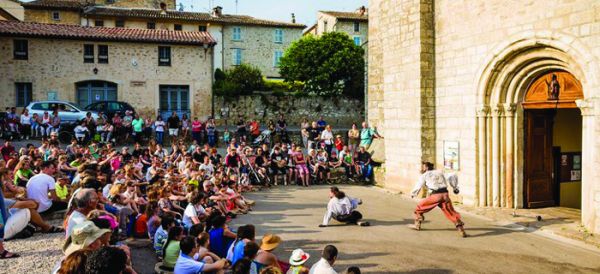 Ruez-vous dans le village de Valbonne