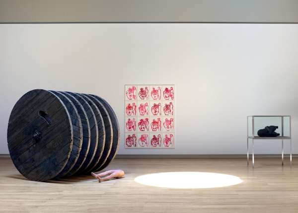 Vivez l'exposition de Louise Bourgeois à la Galerie Hauser &amp; Wirth à Monaco