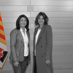 Deux Femmes, Deux Départements